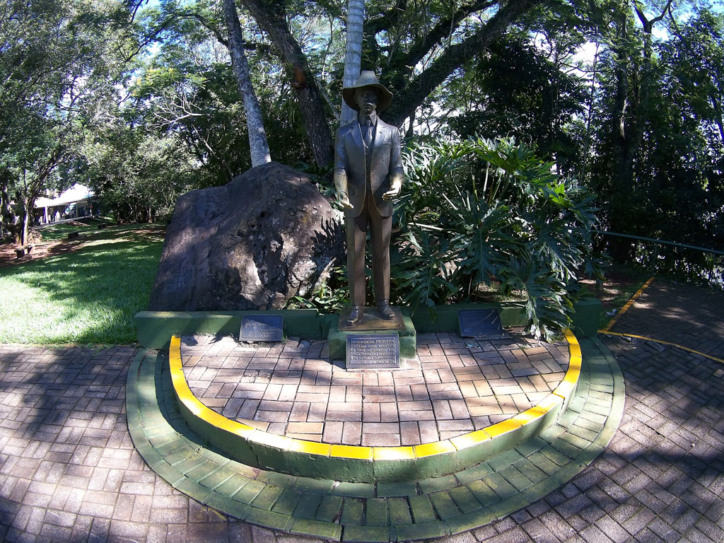estatua-de-santos-dumont-no-parque-iguaçu